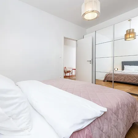 Appartement Bright Designer With 2br, 2ba And Free Parking *